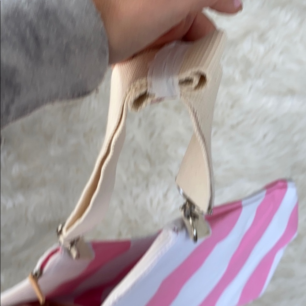 NWT! Victoria’s Secret Weekender Bag - Picture 5 of 8